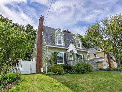 6 S Belmont Cir