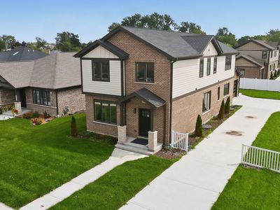 7957 W 73rd Pl
