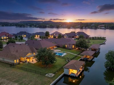 1011 Sunset Bay Ct