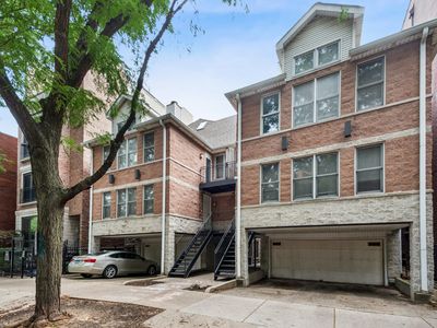 2851 N Southport Ave APT B
