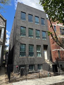 3820 N Damen Ave #2