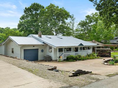 246 E Lakeshore Dr