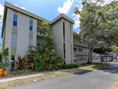 5890 38th Ave N APT 106