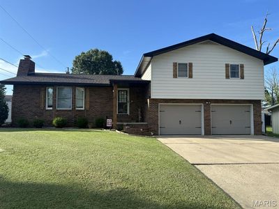 1112 Meadow Ln