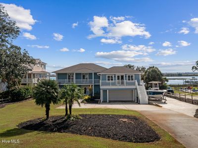 220 Shoreline Drive E