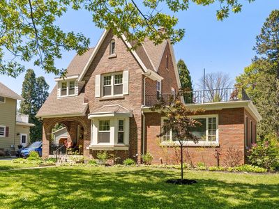 605 East Riverside DRIVE
