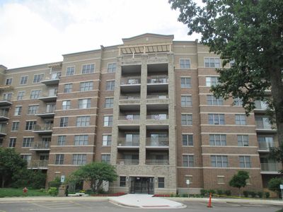 Property at 125 Lakeview Dr Unit 203, Bloomingdale, IL