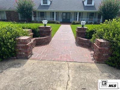 2737 Highway 165 S