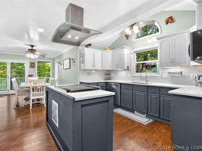 453 Graham Point