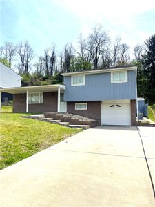212 Chestershire Dr N