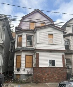 276 Carroll St
