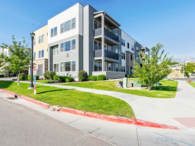8395 S Iris Lumi Ln #203