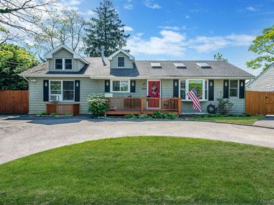 1096 Manor Lane