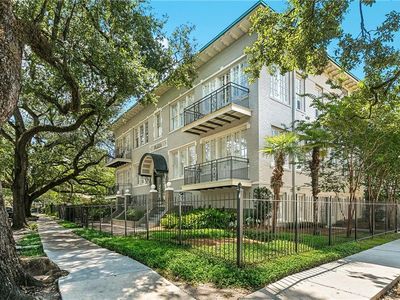 3820 Saint Charles Ave #203
