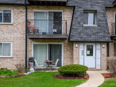 9452 Bay Colony Dr APT 2W