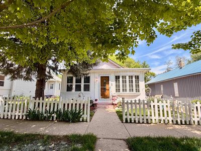 1615 W 17th St
