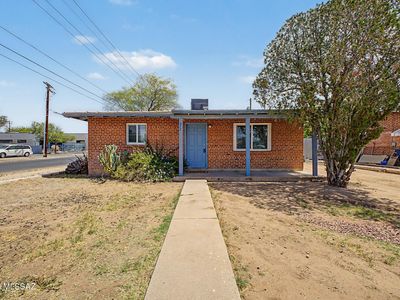 972 N Chrysler Dr