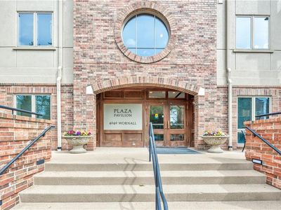 4949 Wornall Rd APT 203