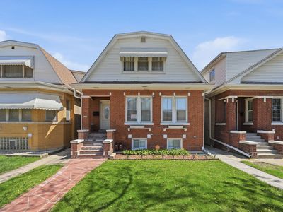 3135 N Kilbourn Ave