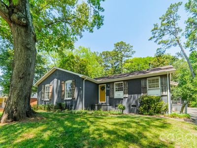 7116 Sherbourne Dr