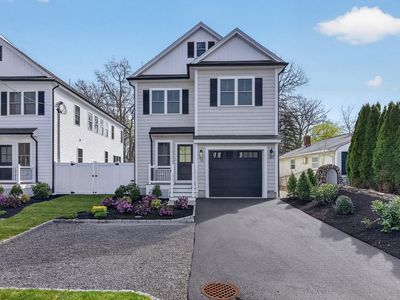 10 Dobbins St