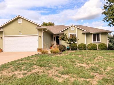 2126 Crestview Dr