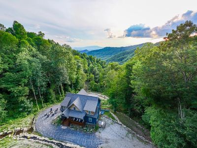 1105 Falls View Dr