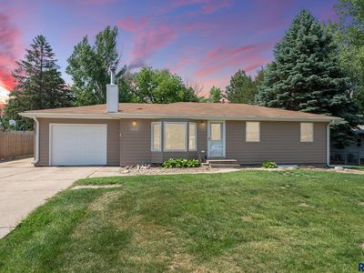 Property at 2013 E Sylvan Cir, Brandon, SD