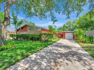 3 Maple Ln
