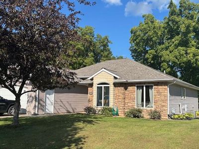 336 Kettle Moraine DRIVE NORTH North