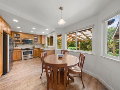 1325 Forest Dr