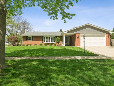 1600 E Linden Ln