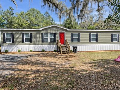 276 NW Battle Hill Ln