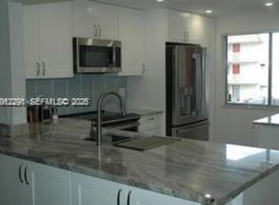 3571 Inverrary Dr APT 201
