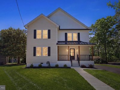83 Lakeshore Dr