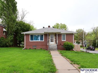 4949 Pratt St