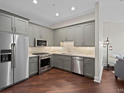 9 N Euclid Ave UNIT 411