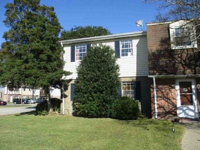 101 Hampstead Ct