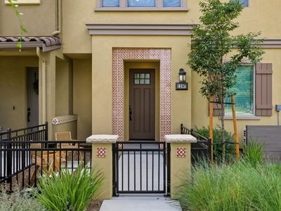 1387 W Middlefield Rd