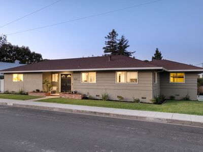 689 Bayport Ave
