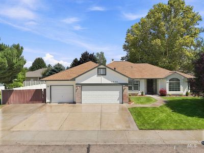 1720 N Summertree Way