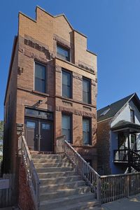 2127 N Winchester Ave