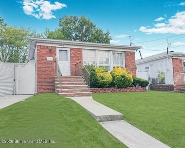 82 Buffington Ave