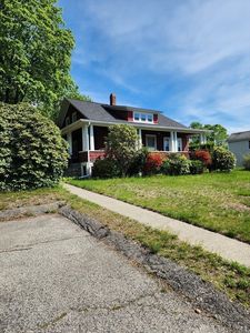 72 W Main St