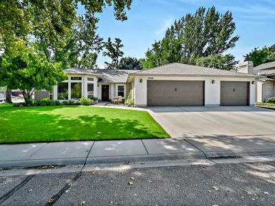 1539 E Spinnaker Ct