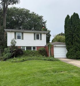 Property at 1726 Elmwood Dr, Highland Park, IL