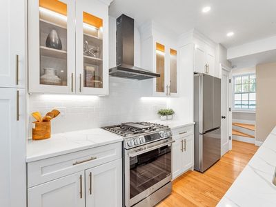 112 Armandine St #3
