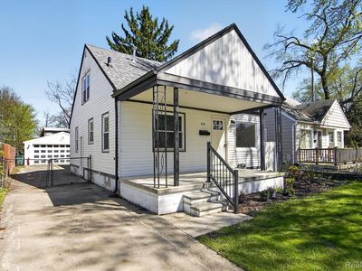 313 S Edison Ave