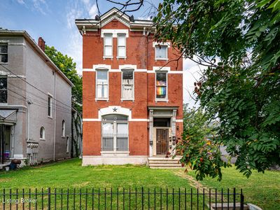 930 S 1st St