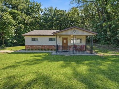 132 N McArthur Dr